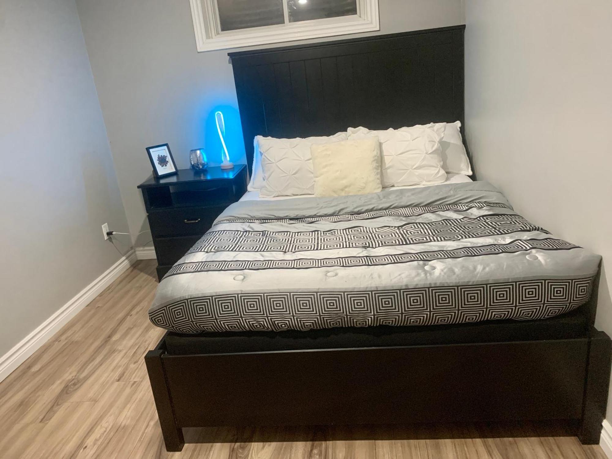1 Room In A Cozy And Beautiful Basement Guelph Kültér fotó