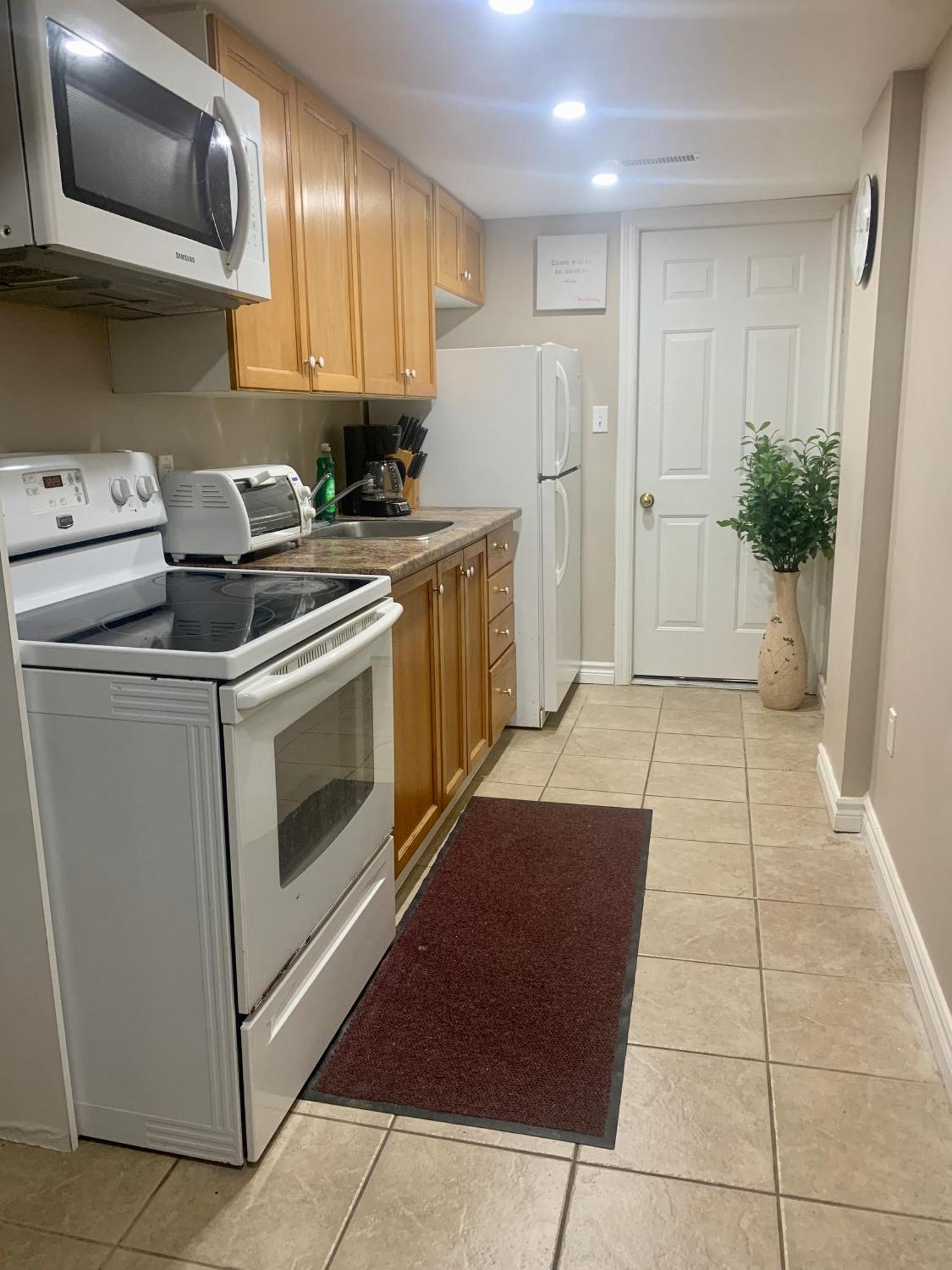 1 Room In A Cozy And Beautiful Basement Guelph Kültér fotó
